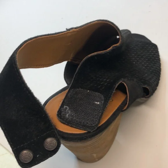 Cute, block heeled, open toed sandals - Picture 3 of 10